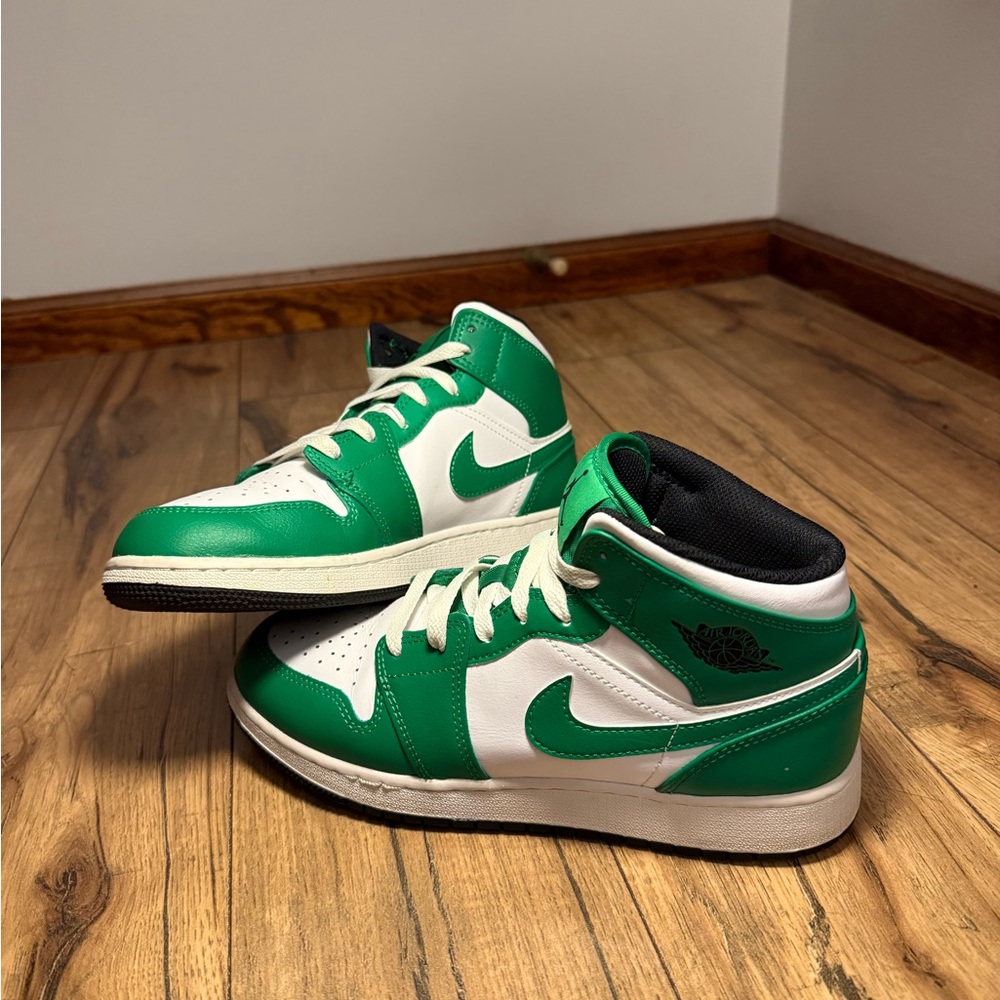 Nike Jordan 1s